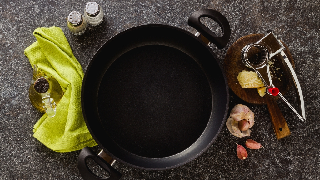 Essential Tips for Cooking with NonStick Kitchen Pans Unlocking the