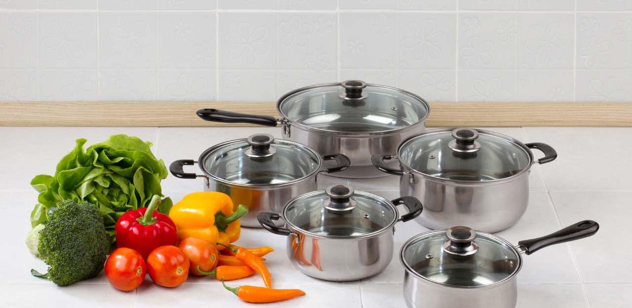 The Impact of Kitchen Pan Shape on Your Cooking: Round, Square, and